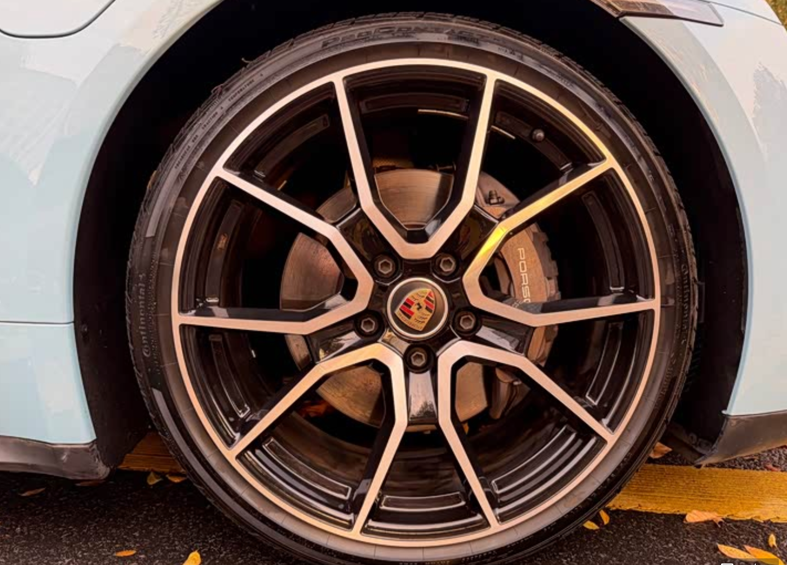 Porsche Taycan 2022 18,000km Used