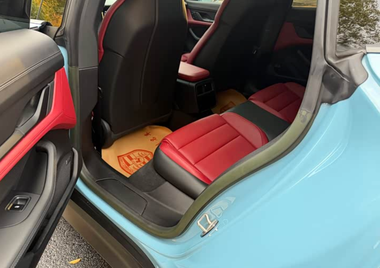 Porsche Taycan 2022 18,000km Used