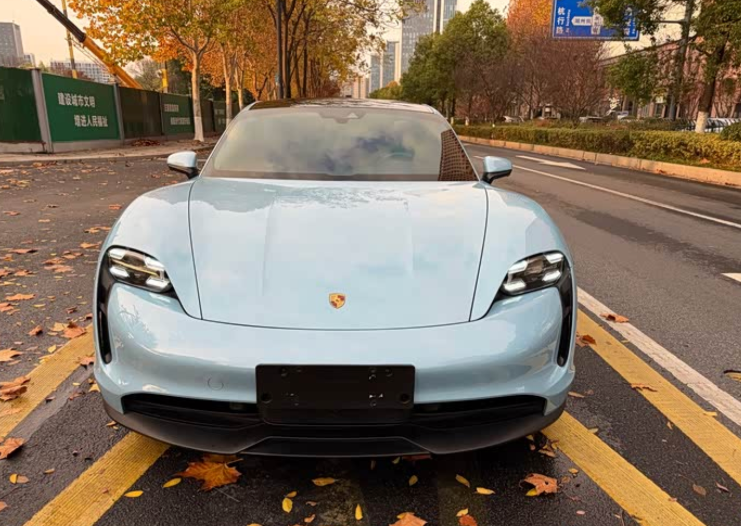 Porsche Taycan 2022 18,000km Used