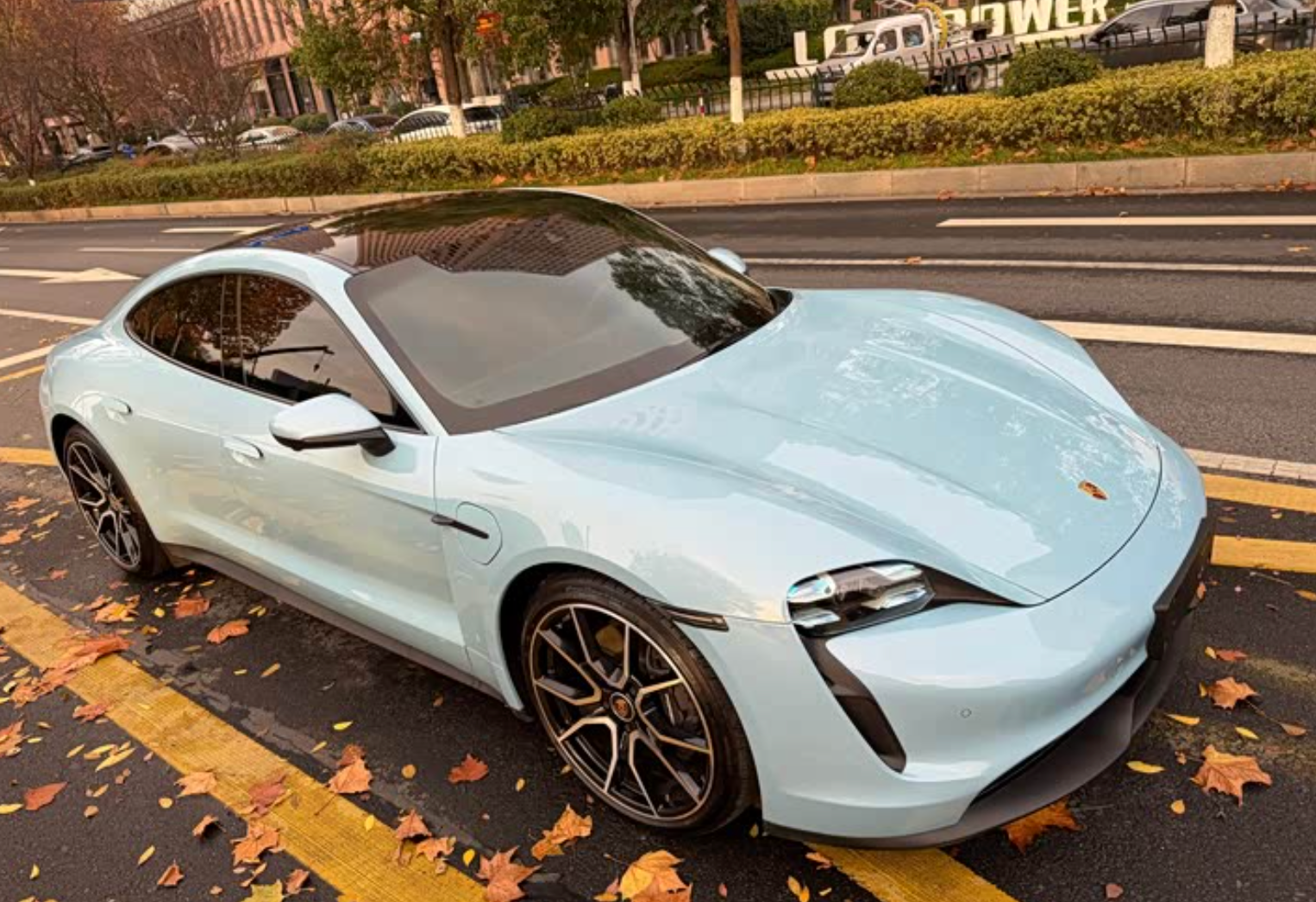 Porsche Taycan 2022 18,000km Used