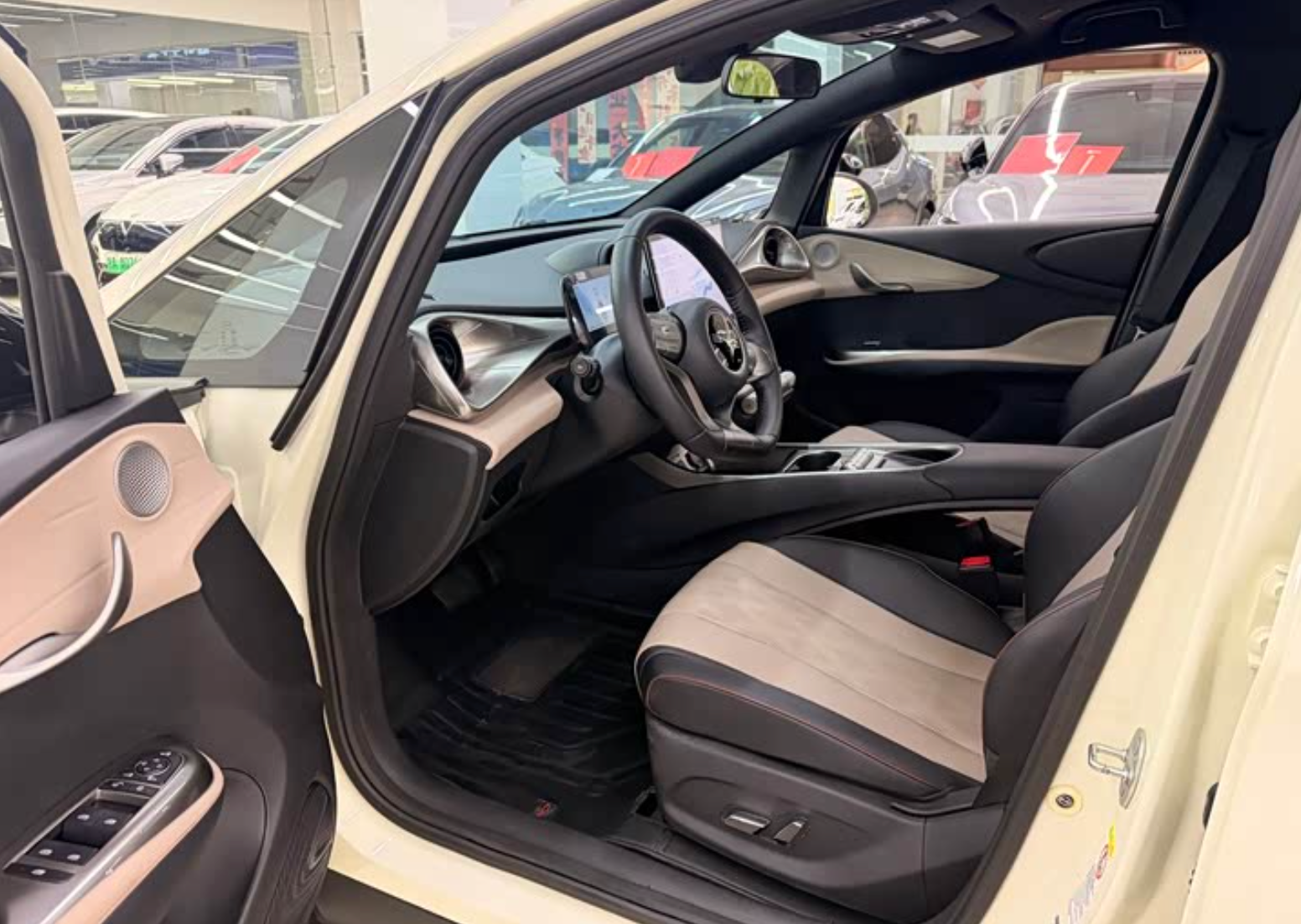 BYD Dolphin (420 km Range) 2023 38,000km Used