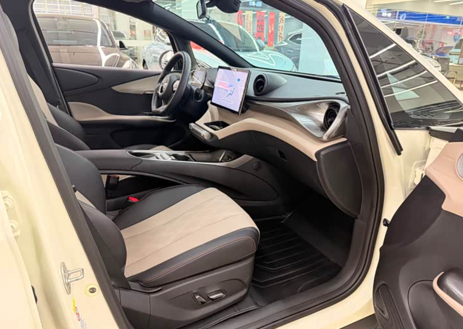 BYD Dolphin (420 km Range) 2023 38,000km Used